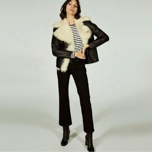 FRAME Le Crop Mini Boot Trouser
in Black - Picture 1 of 12